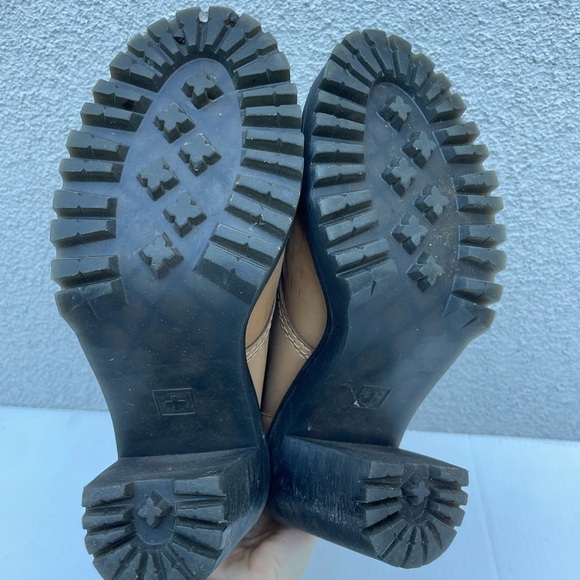 RARE Dr. Martens Tan Persephone 6 Eye Heeled Ankle Boots - Picture 9 of 13